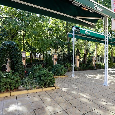 Acropolis Hotel Пазарджик Экстерьер фото