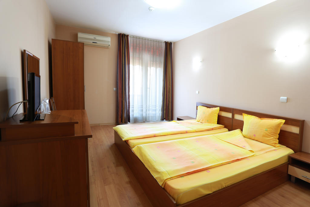 Acropolis Hotel Пазарджик Номер фото